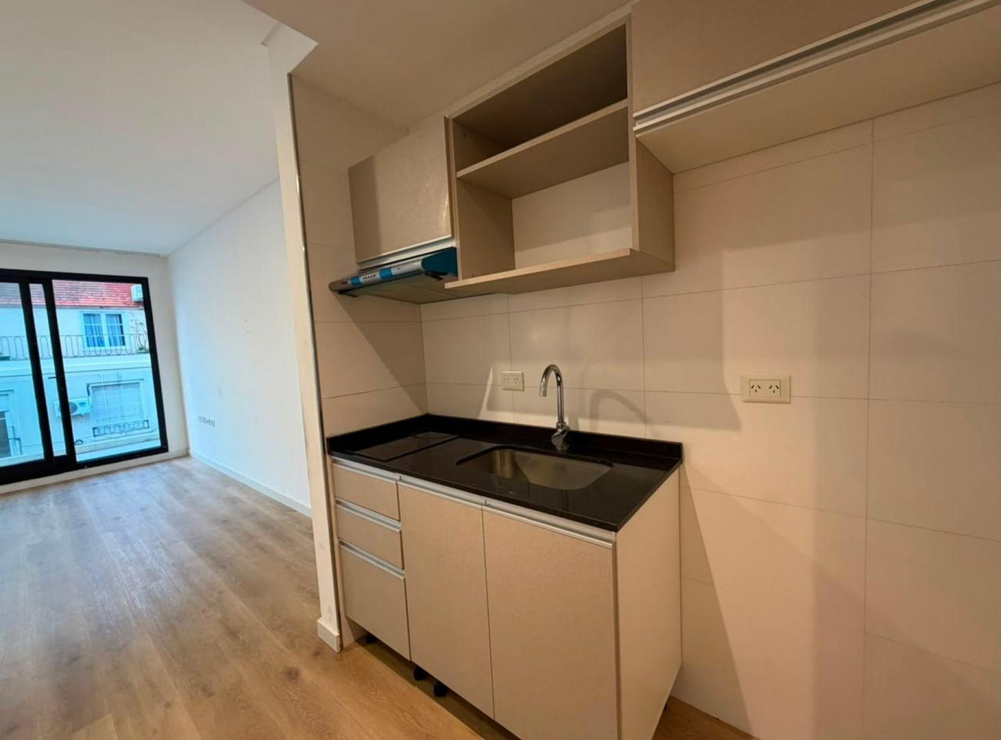 Foto de ALQUILER MONOAMBIENTE RECOLETA CON BALCÓN, imagen 2
