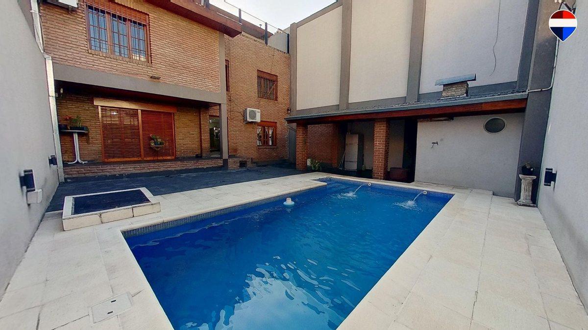 Foto de RAMOS MEJIA VENTA CASA 6 AMB PILETA EXC ESTADO, imagen 2