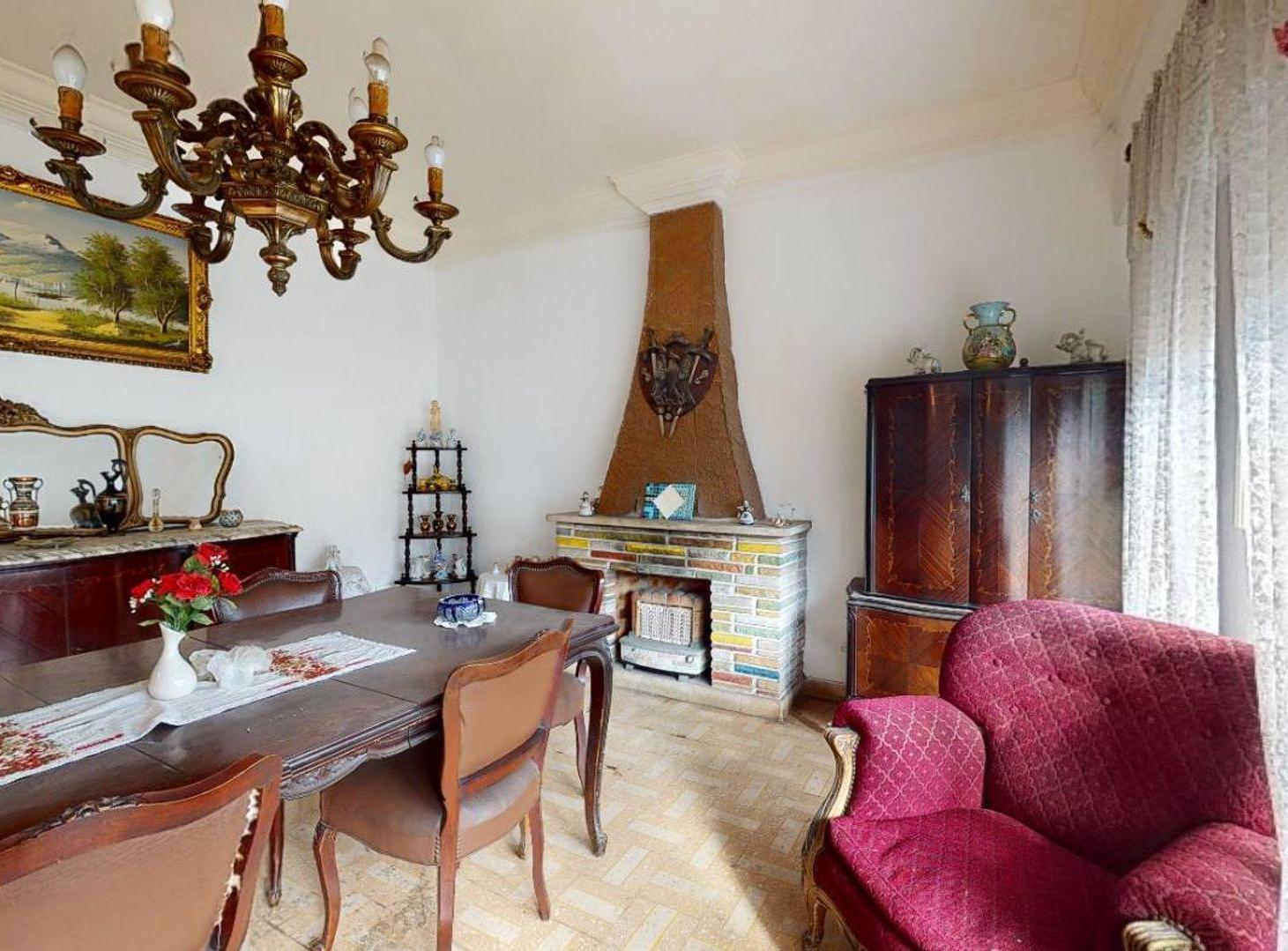 Foto de PH tipo casa c/cochera, patio y parrilla- liniers, imagen 3
