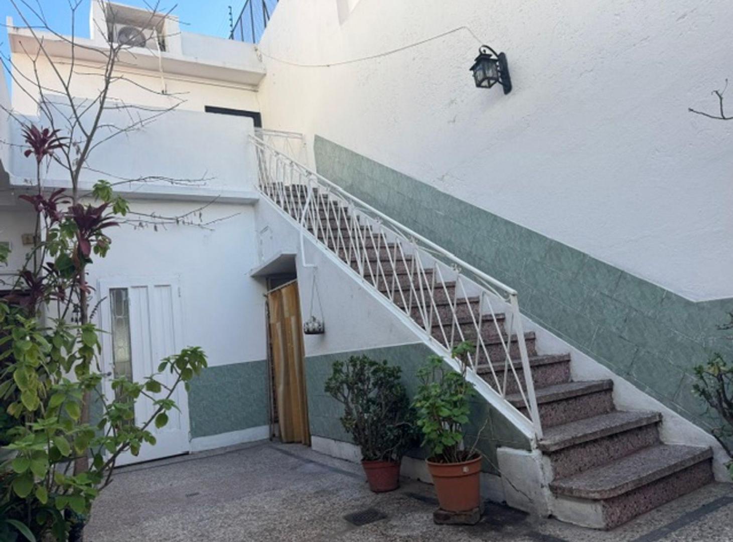 Foto de VENTA CASA 5 AMBIENTES CON COCHERA Y TERRAZA, imagen 1