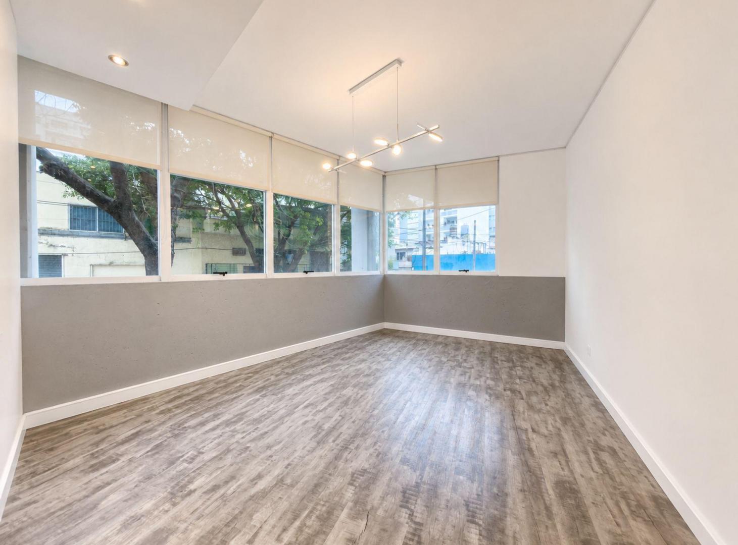 Foto de VENTA OFICINA DE 60 M2 CON 2 COCHERAS CABALLITO, imagen 2