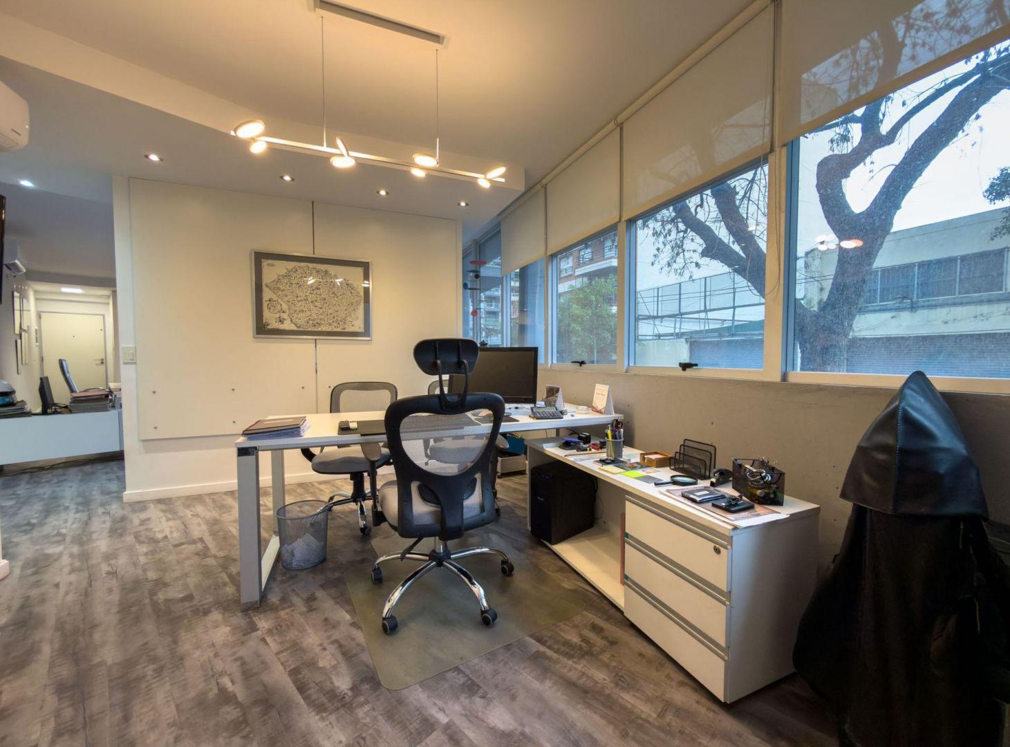 Foto de VENTA OFICINA DE 60 M2 CON 2 COCHERAS CABALLITO, imagen 3