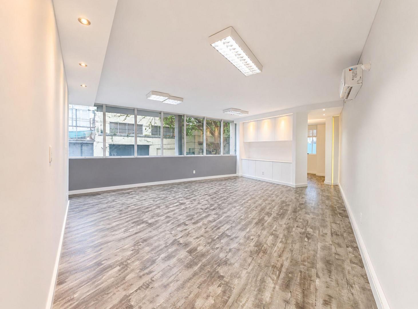 Foto de VENTA OFICINA DE 60 M2 CON 2 COCHERAS CABALLITO, imagen 1