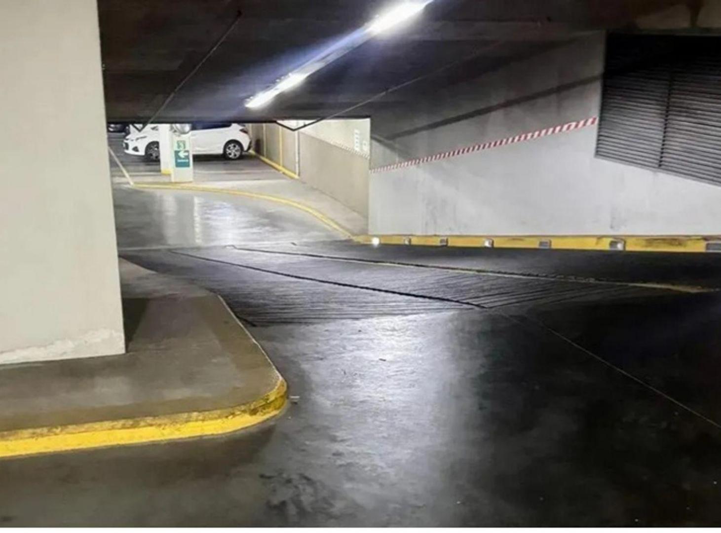 Foto de COCHERA CUBIERTA GRANDVIEW APTO MOVILIDAD REDUCIDA, imagen 1