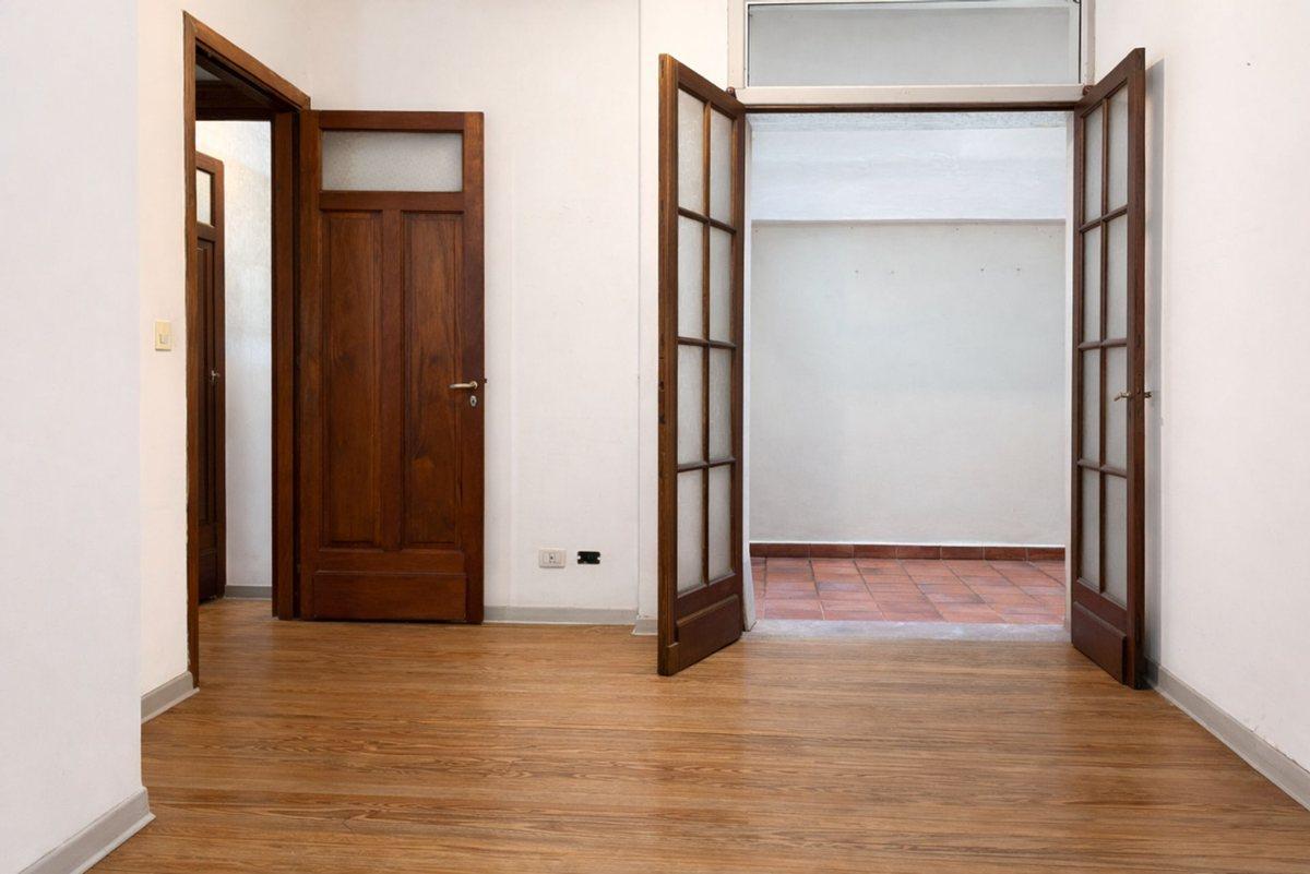 Foto de VENTA DEPTO 3 AMB CON ESCRITORIO COCHERA Y PATIO, imagen 1