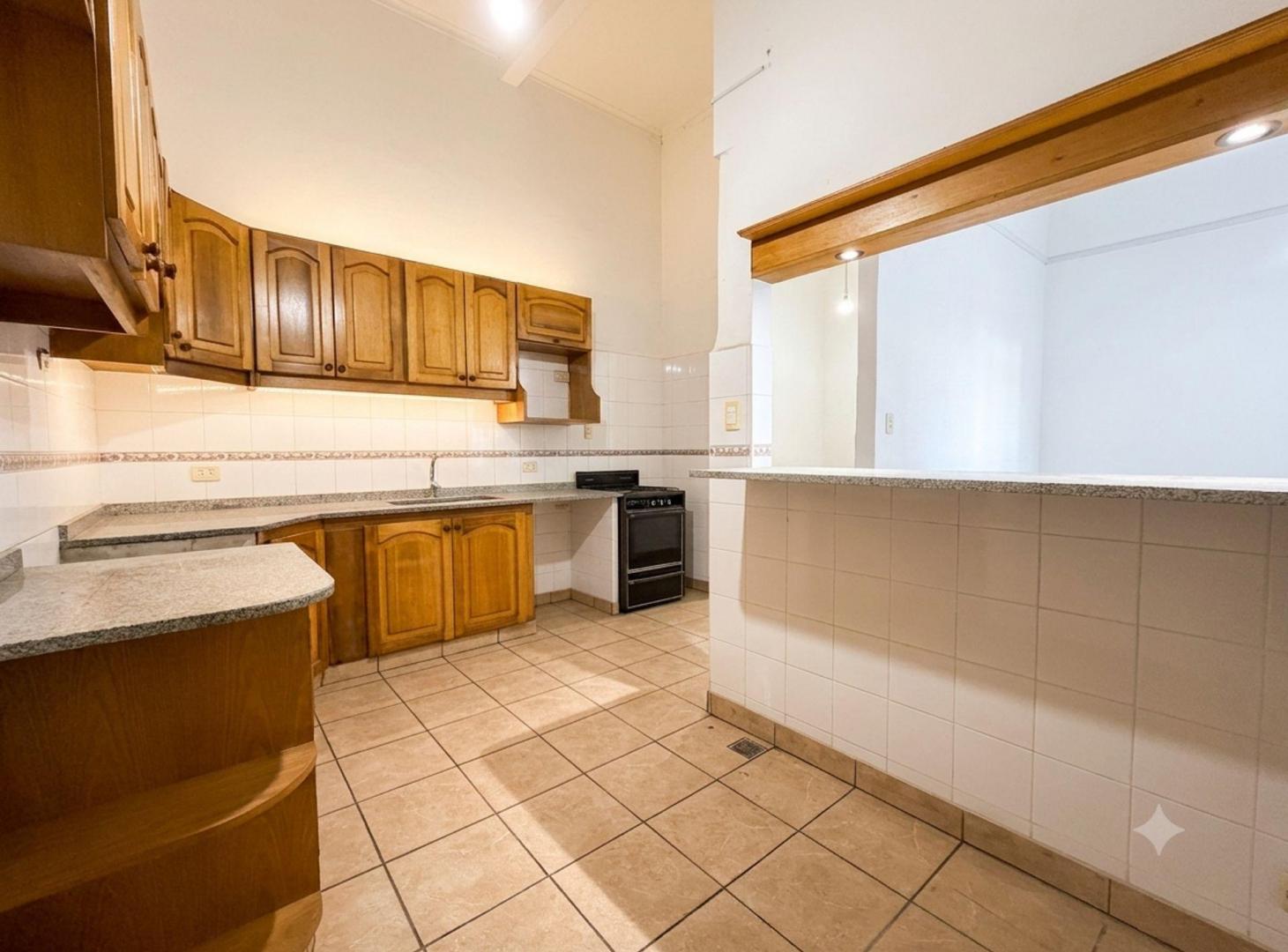 Foto de VENTA DEPTO 3 AMB CON ESCRITORIO COCHERA Y PATIO, imagen 3