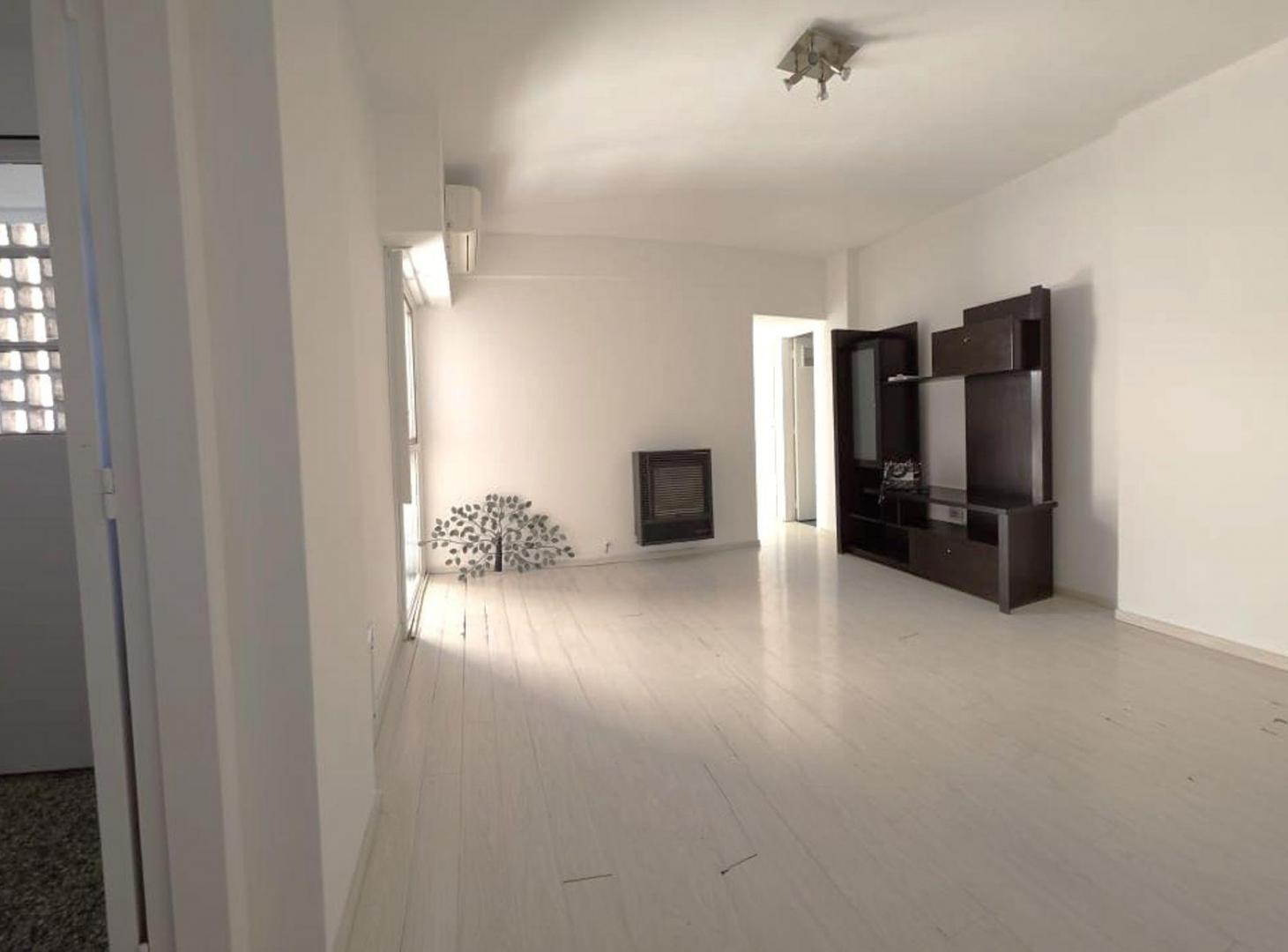Foto de Venta 3 amb. Piso 11°. Sum/Patio juegos. Almagro, imagen 1