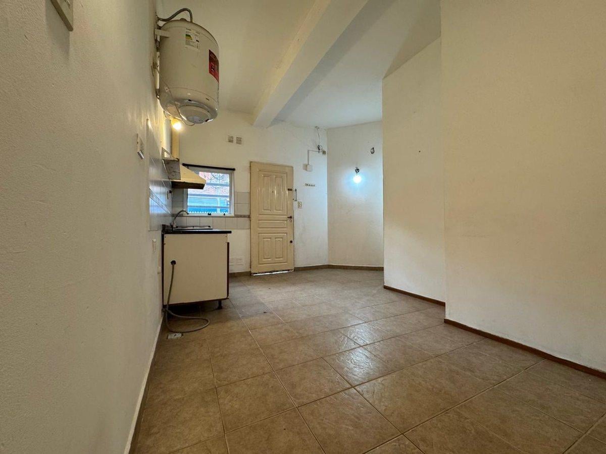 Foto de VENTA PH MONO DIVIDIDO EN 2 AMB PB HAEDO CREDITO, imagen 2