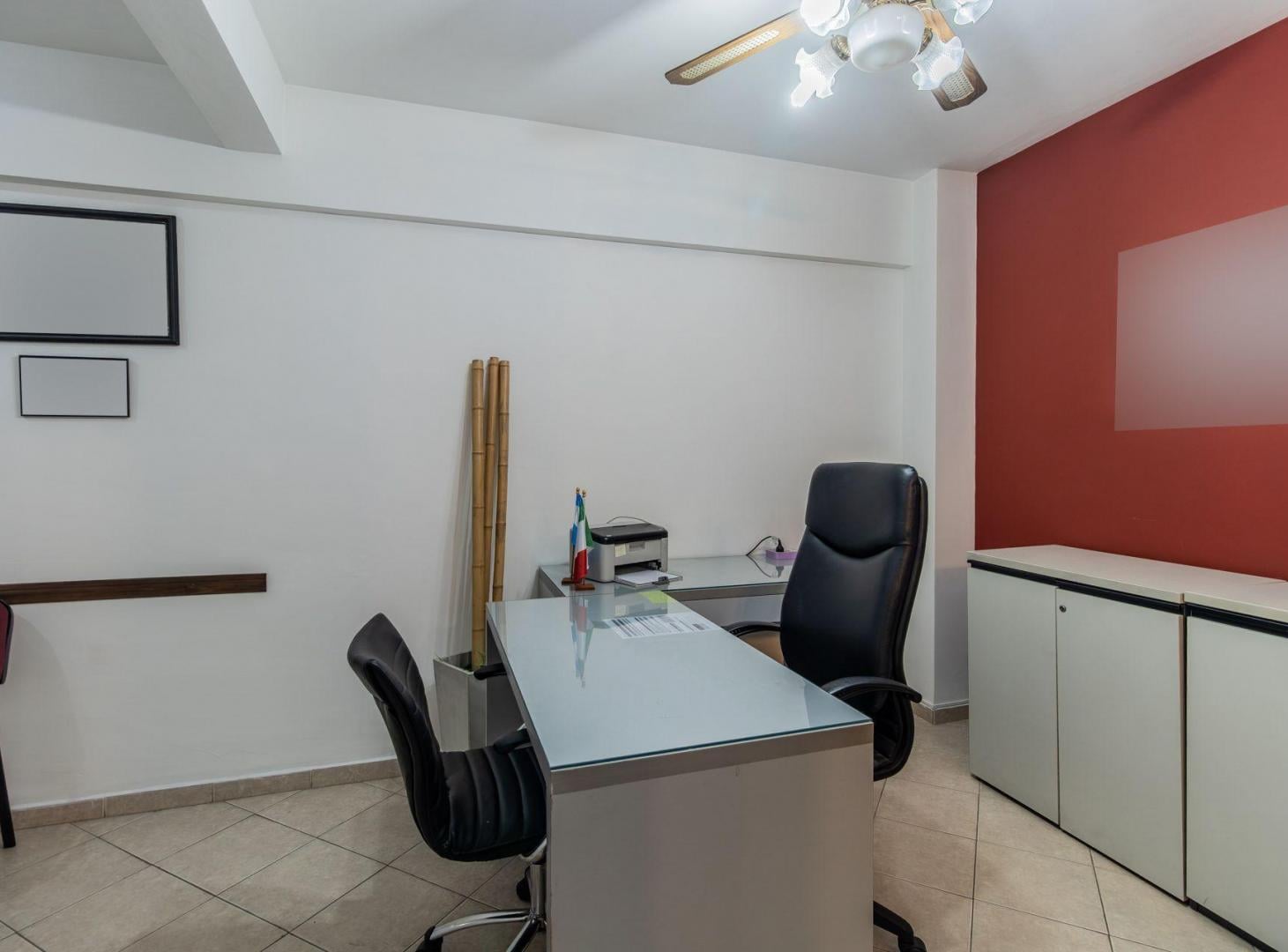 Foto de VENTA DE OFICINA EN ZONA CENTRICA, imagen 2