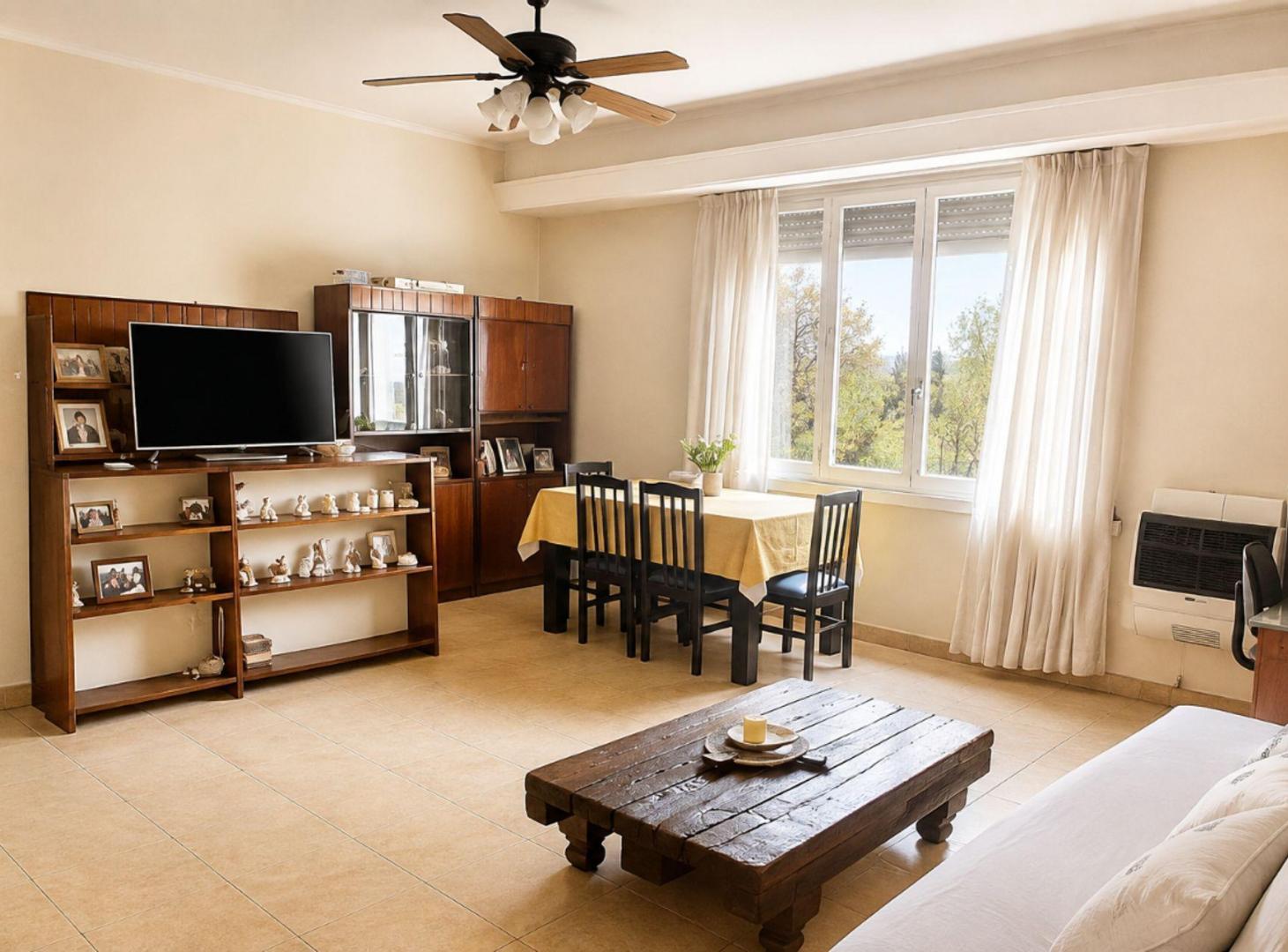 Foto de VENTA PH 4 AMB CON GALPON Y 2 LOCALES EN TAPIALES, imagen 1