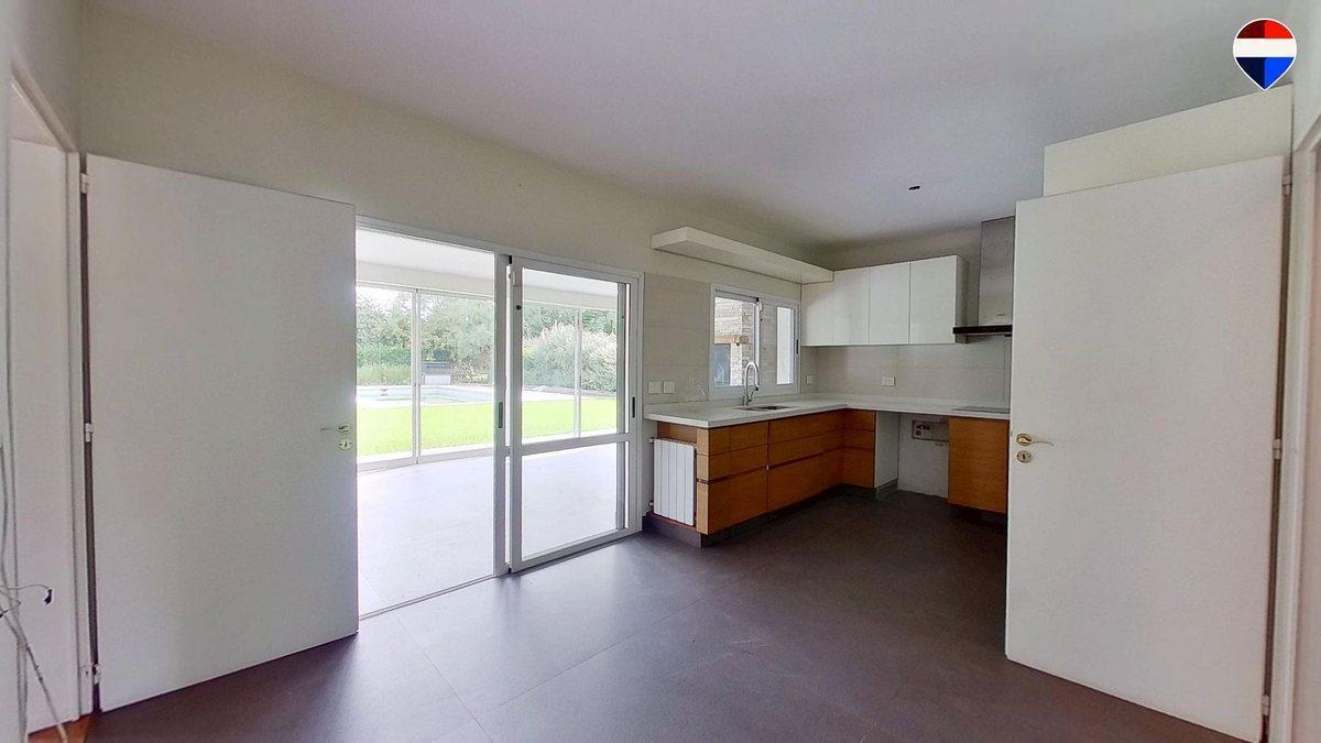 Foto de VENTA CASA BOCA RATON PILAR 5 AMB C/PILETA FINANC, imagen 3