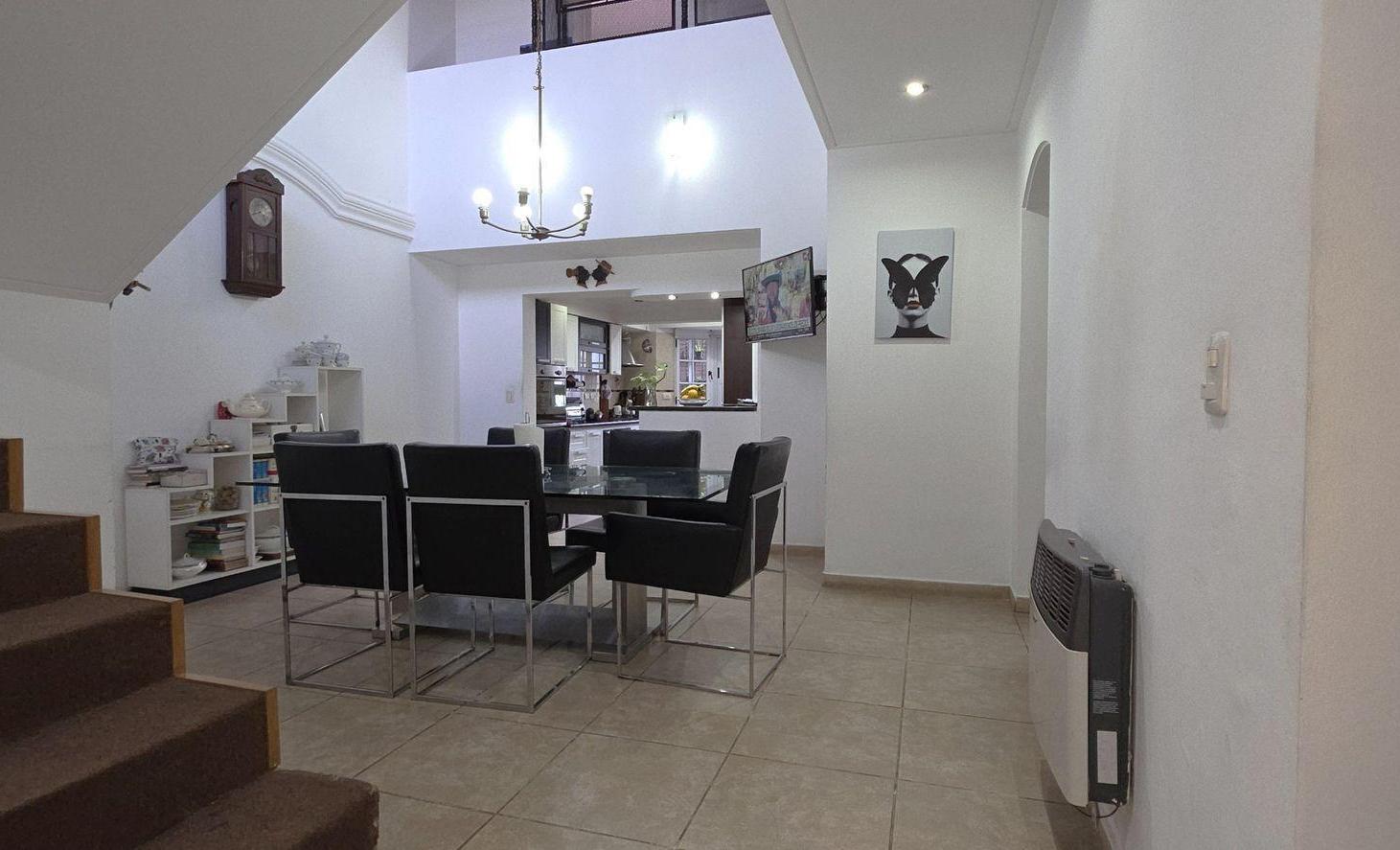 Foto de Venta Casa 5 amb Coch/Pil/Jardin.Parque Avellaneda, imagen 1