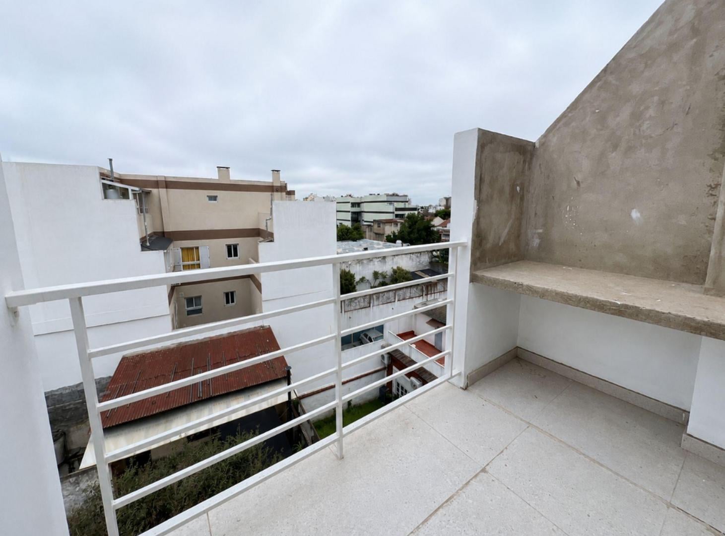 Foto de Monoambiente 4to piso - Balcón con Parrilla!, imagen 1