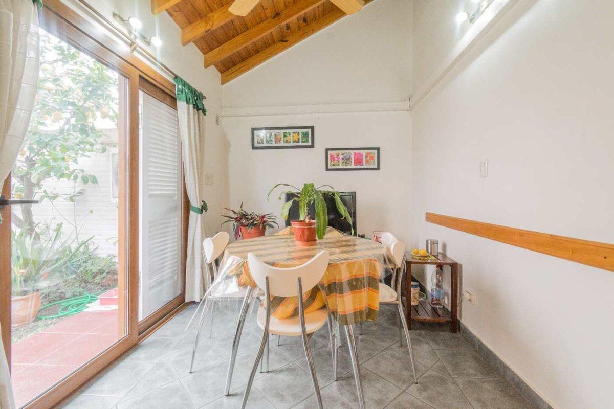 Foto de CASA TRIPLEX DE 4 AMBIENTES EN VENTA RAMOS MEJIA, imagen 3