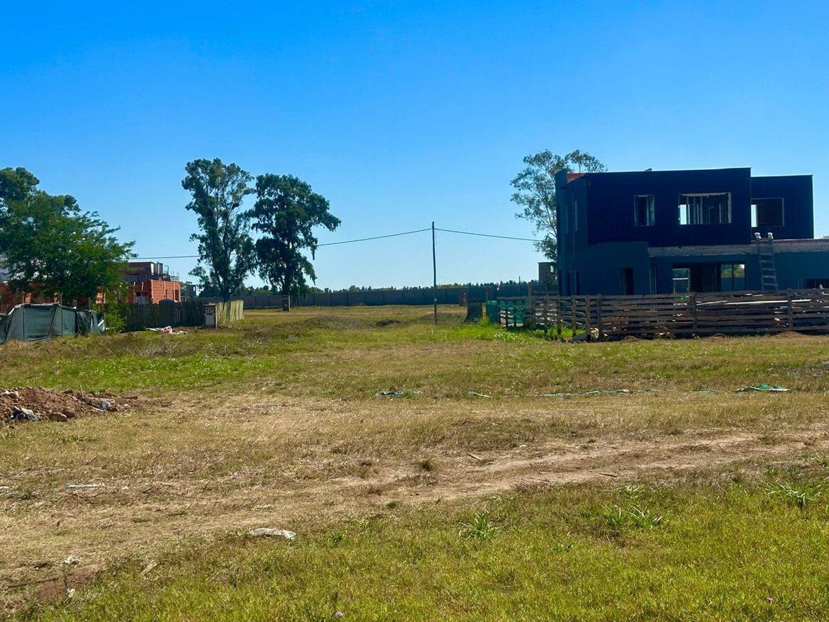 Foto de INVERTI EN LOTE EN LAGOS DE CANING II-620M, imagen 3