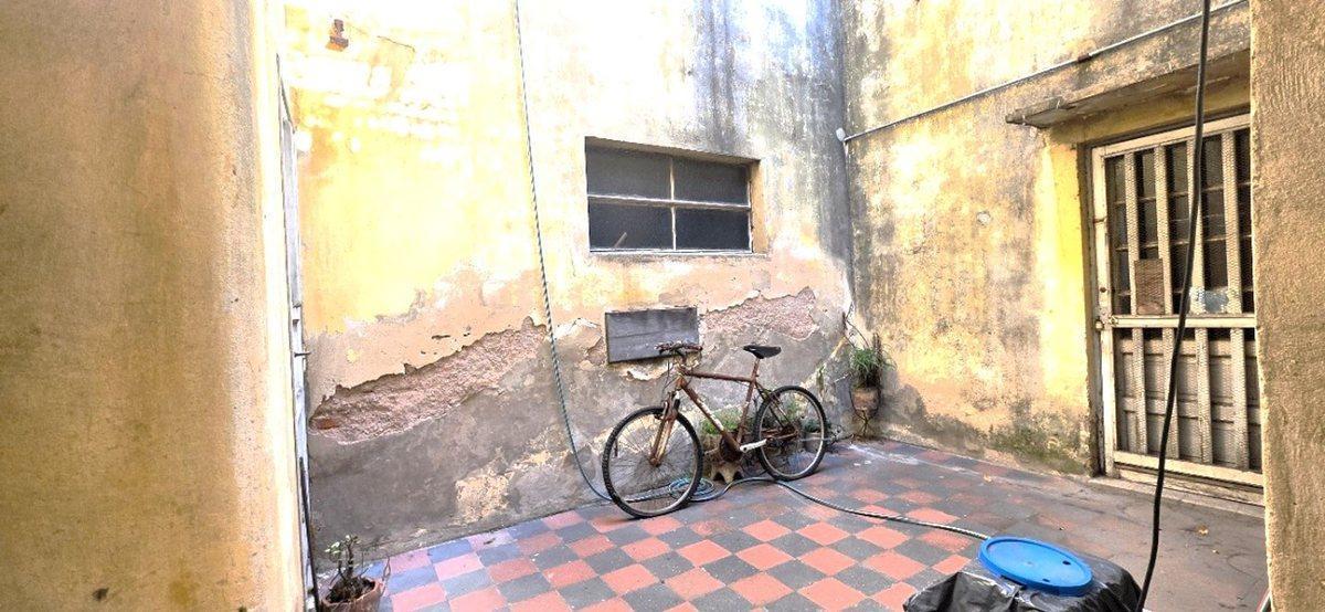 Foto de CASA 8 AMB EN BLOQUE/COCH/GALPÓN. VENTA. BARRACAS, imagen 4