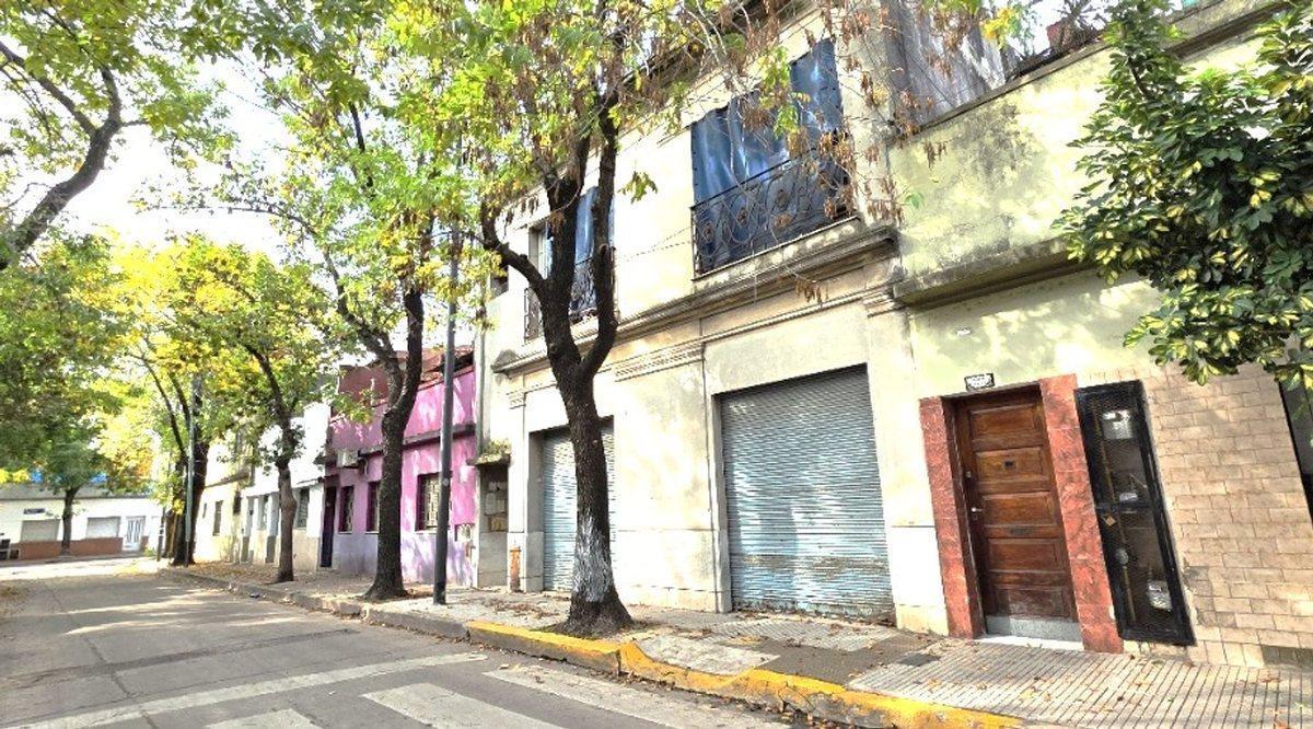 Foto de CASA 8 AMB EN BLOQUE/COCH/GALPÓN. VENTA. BARRACAS, imagen 2