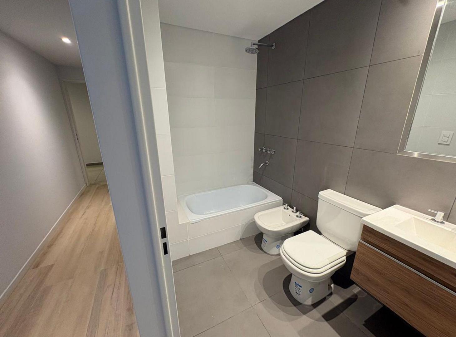 Foto de VENTA DEPTO 1 y 1/2 AMB CON PARIO A ESTR BALVANERA, imagen 3