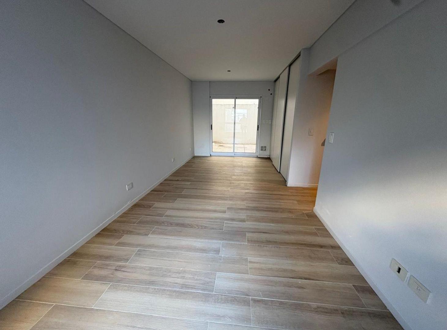 Foto de VENTA DEPTO 1 y 1/2 AMB CON PARIO A ESTR BALVANERA, imagen 1