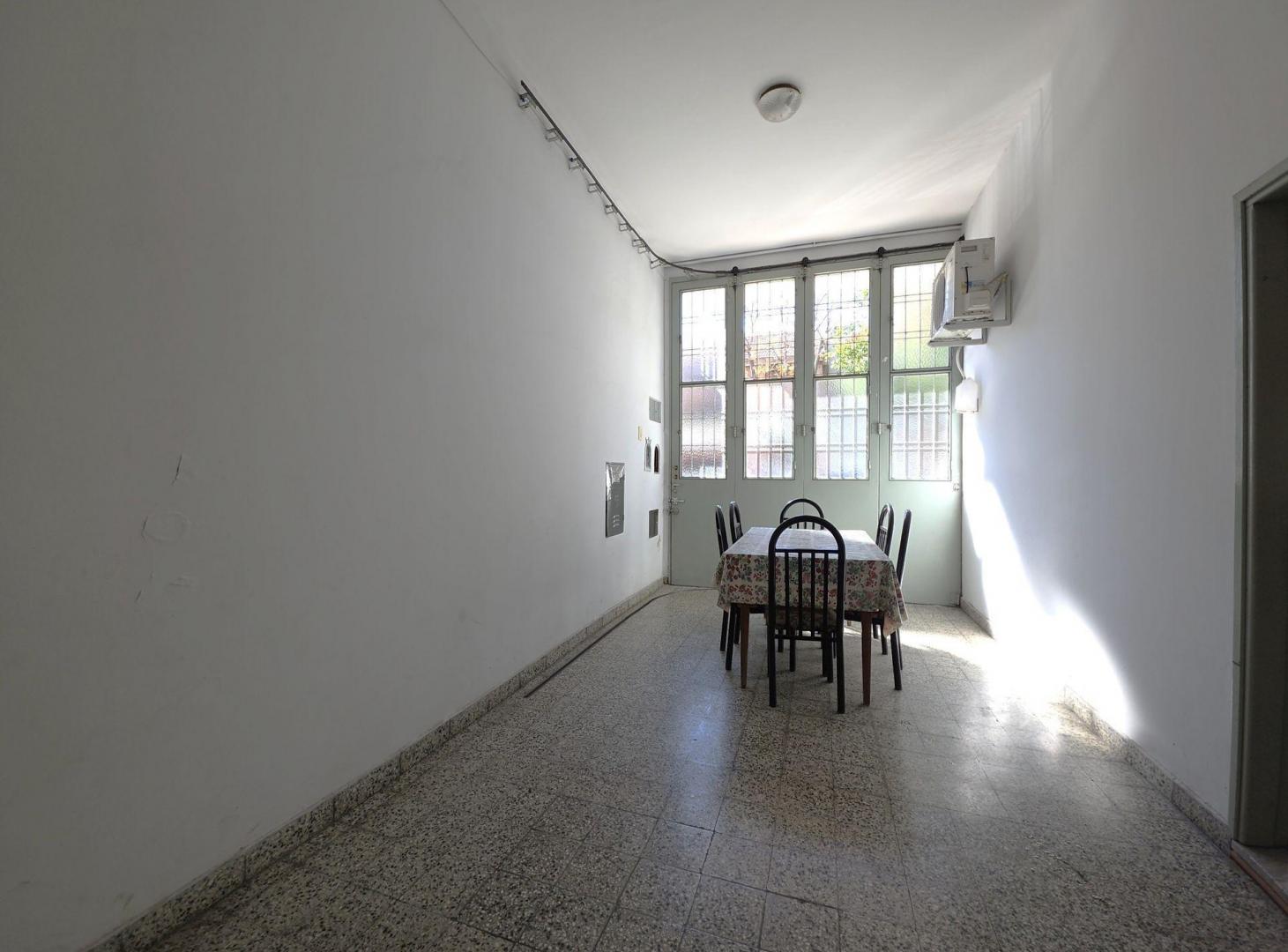 Foto de Venta Casa/Deposito. Lote Propio. Parque Patricios, imagen 3
