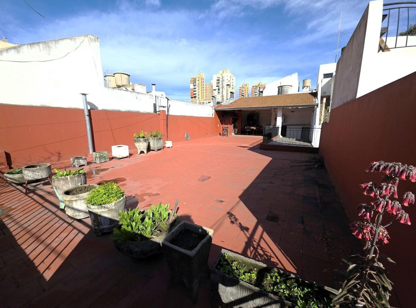 Foto de Venta Casa/Deposito. Lote Propio. Parque Patricios, imagen 2