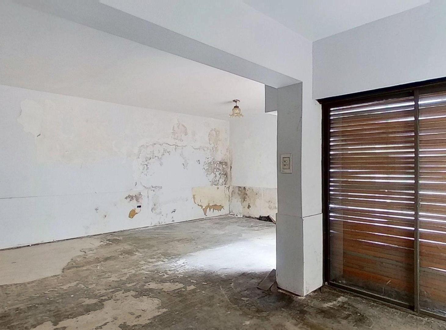 Foto de Venta PH 3 AMB SIN EXPENSA a Refaccionar en Flores, imagen 1