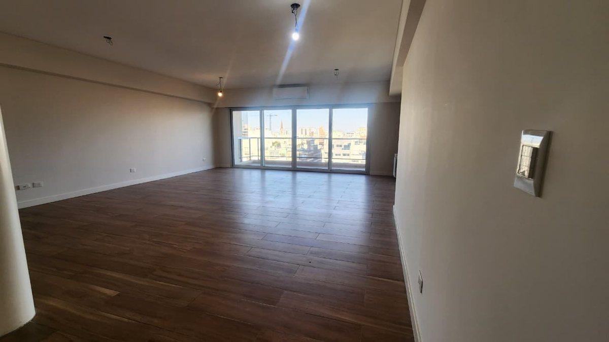 Foto de VENTA DEPTO 4AMB BALCON Y COCH. ESTRENAR CABALLITO, imagen 2