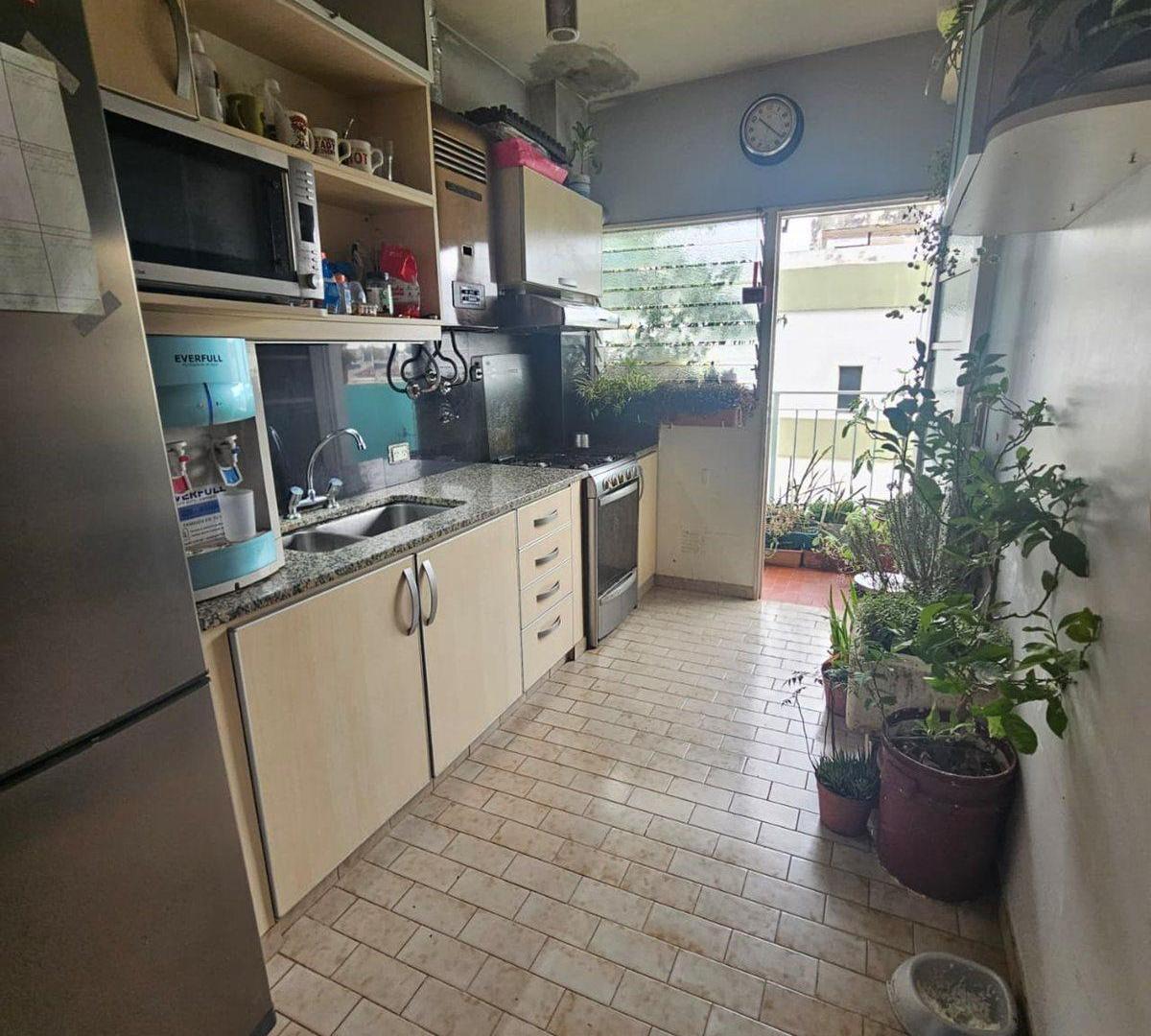 Foto de Venta departamento 2 ambientes Sáenz Peña luminoso, imagen 1