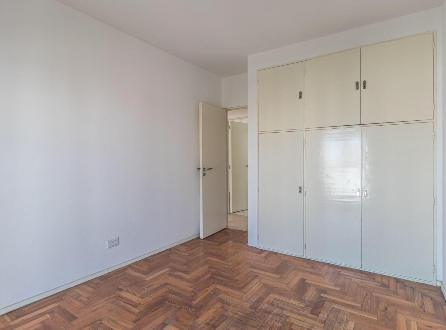 Foto de VENTA SEMIPISO 4 AMBIENTES BALCÓN 12m AVELLANEDA, imagen 3