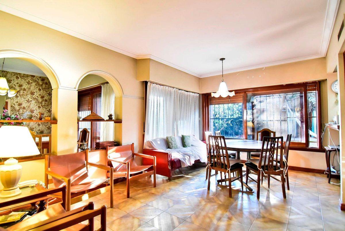 Foto de VENTA CASA 6 AMBIENTES CON PILETA LOMAS DE ZAMORA, imagen 2
