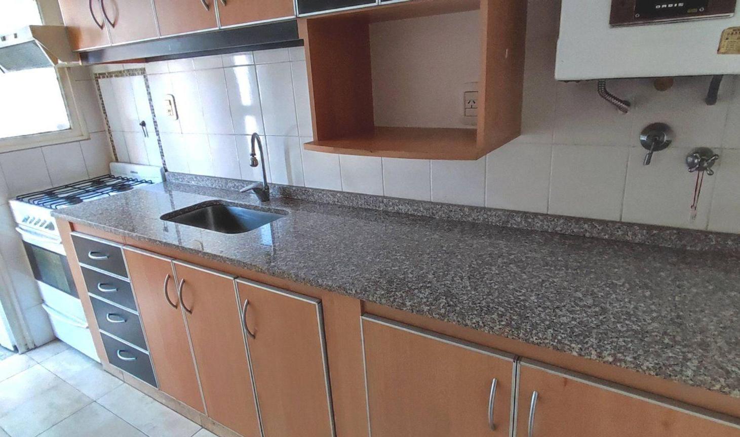 Foto de Alquiler 3 Amb Piso Alto con Balcón - Alberdi, imagen 5