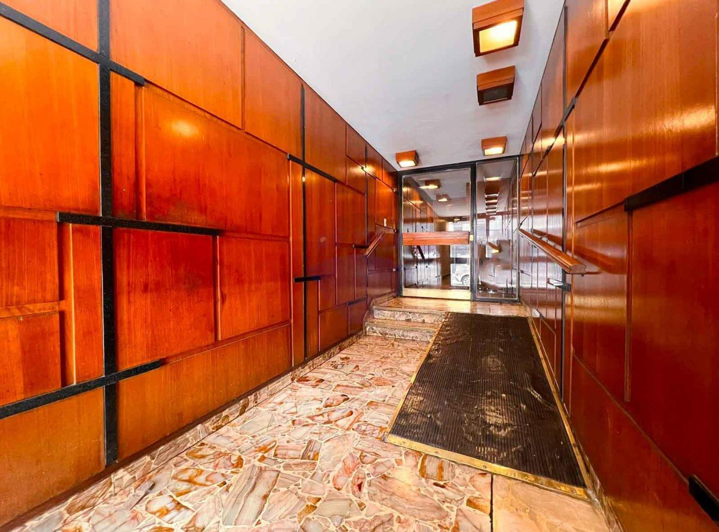 Foto de VENTA DEPARTAMENTO 4 AMBIENTES + DEPEN FRENTE BALC, imagen 1