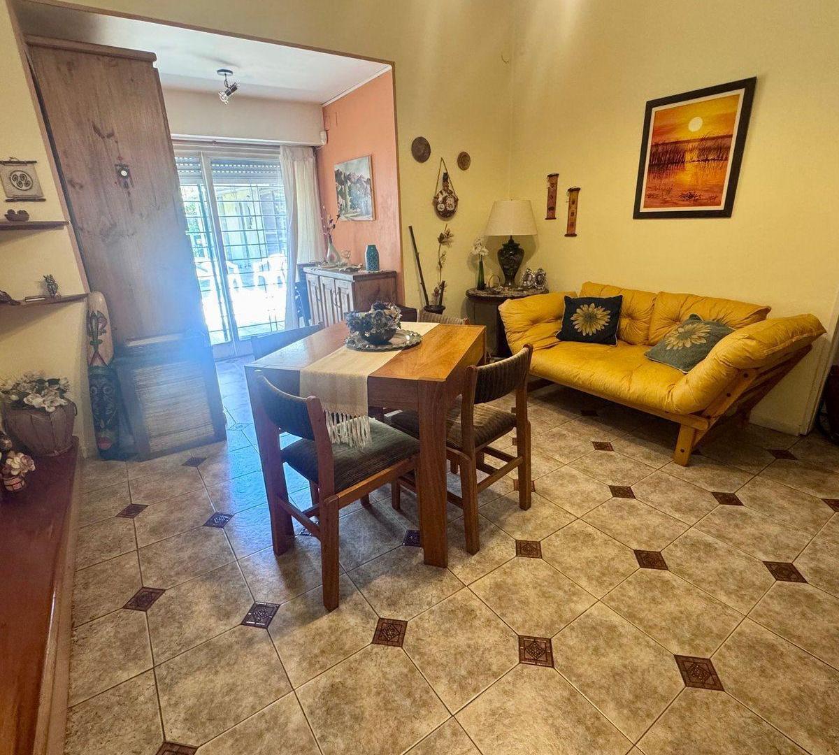 Foto de VENTA CASA 4 AMBIENTES CASTELAR NORTE GRAN FONDO, imagen 4