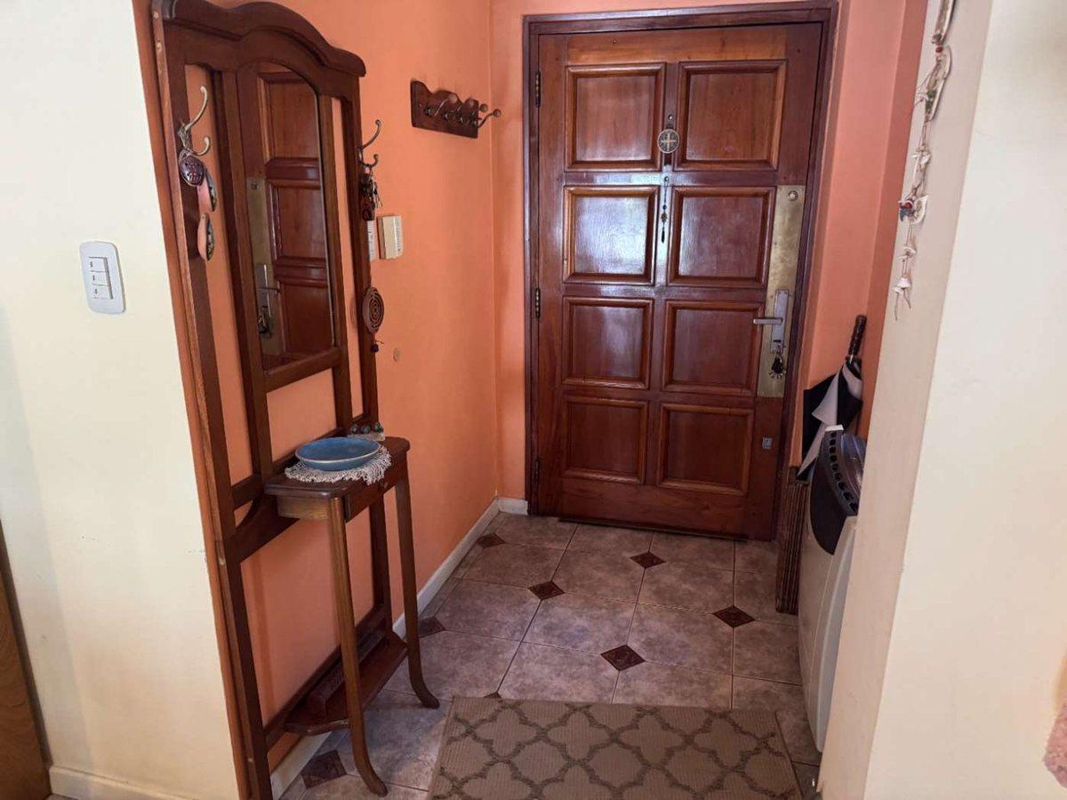 Foto de VENTA CASA 4 AMBIENTES CASTELAR NORTE GRAN FONDO, imagen 2