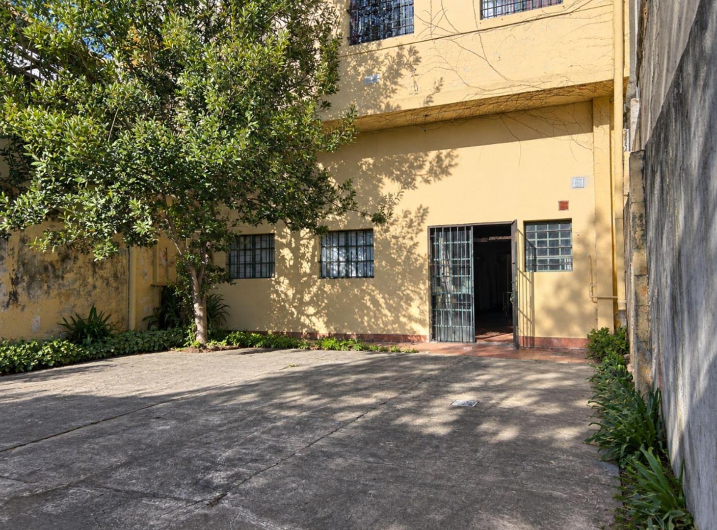 Foto de Venta Depósito Multiprósito Local Vivienda Lanús, imagen 3