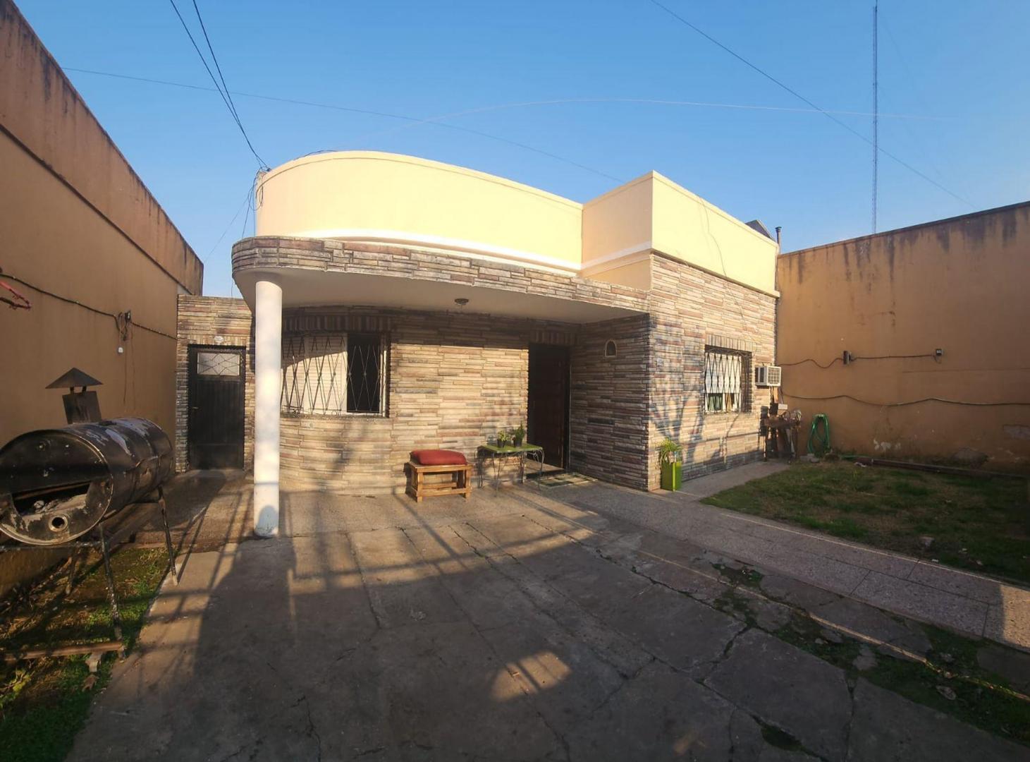 Foto de VENTA CASA MULTIFAMILIAR LOTE PROPIO VILLA LUGANO, imagen 1
