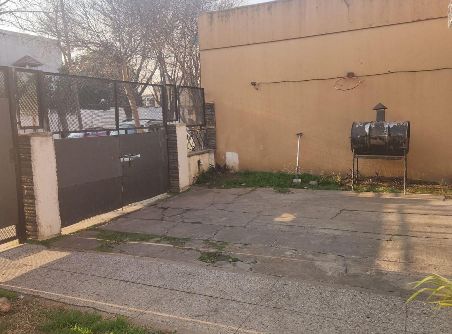 Foto de VENTA CASA MULTIFAMILIAR LOTE PROPIO VILLA LUGANO, imagen 4