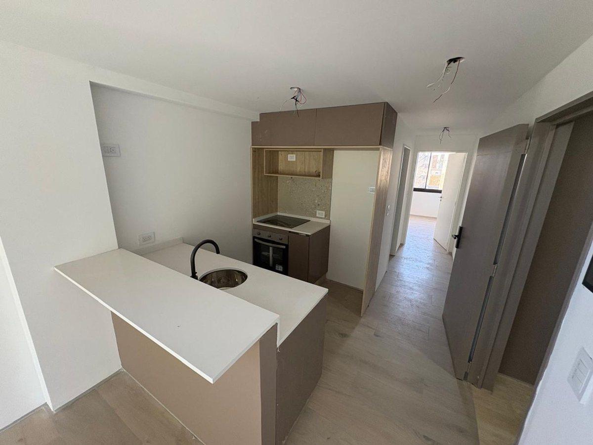 Foto de VENTA DEPTO 2 AMB CON BALCON A ESTRENAR SAAVEDRA, imagen 4