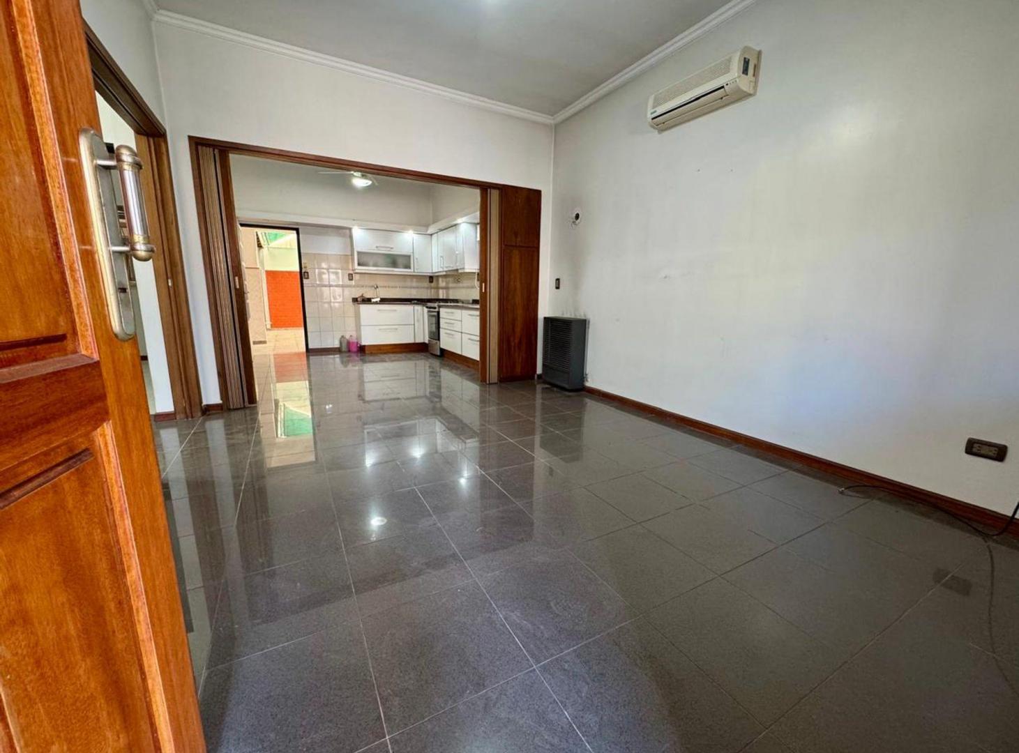 Foto de Chalet 3 Amb de Estilo Reciclado Luzuriaga Garage, imagen 1
