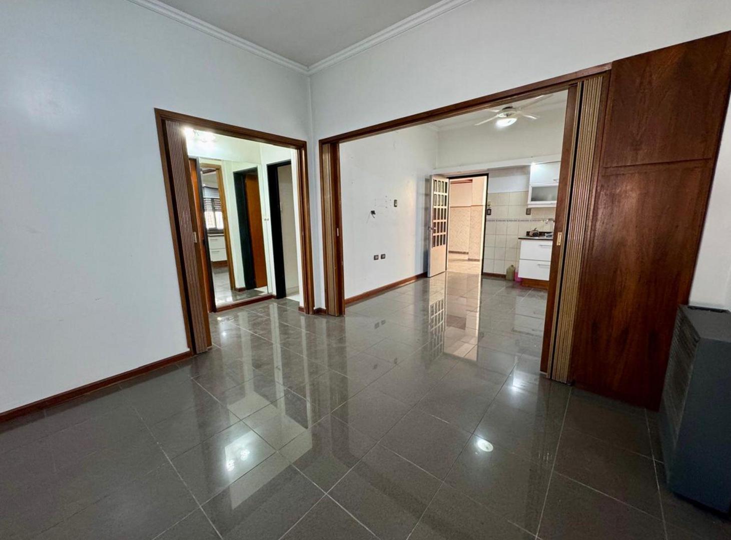 Foto de Chalet 3 Amb de Estilo Reciclado Luzuriaga Garage, imagen 2