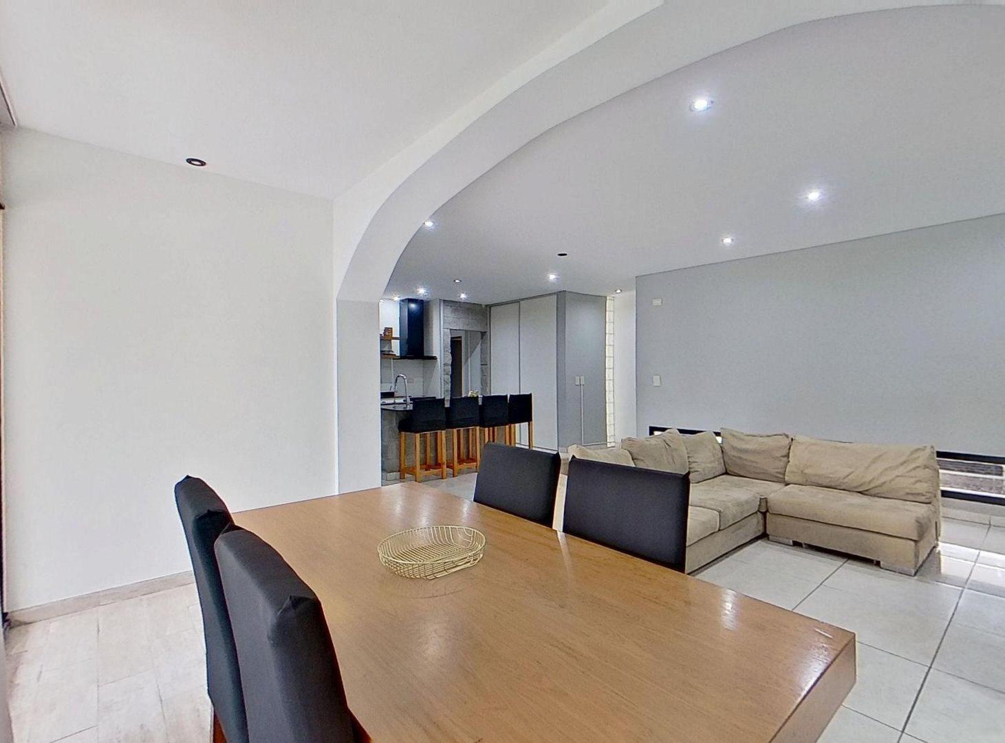 Foto de VENTA CASA DE 4 AMB. EN HARAS LATINA APTO CREDITO, imagen 2