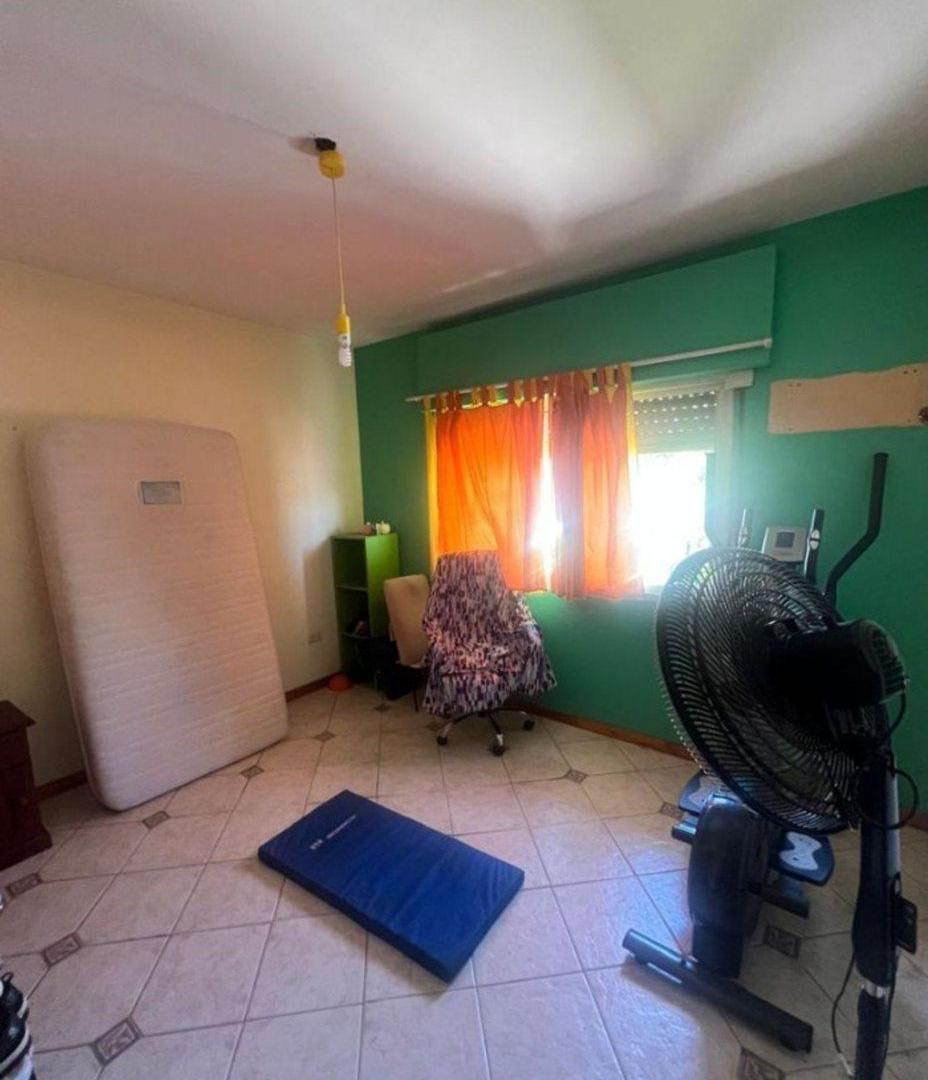 Foto de VENTA CASA 4 AMBIENTES 2 COCHERA PARRILLA LANUS, imagen 3