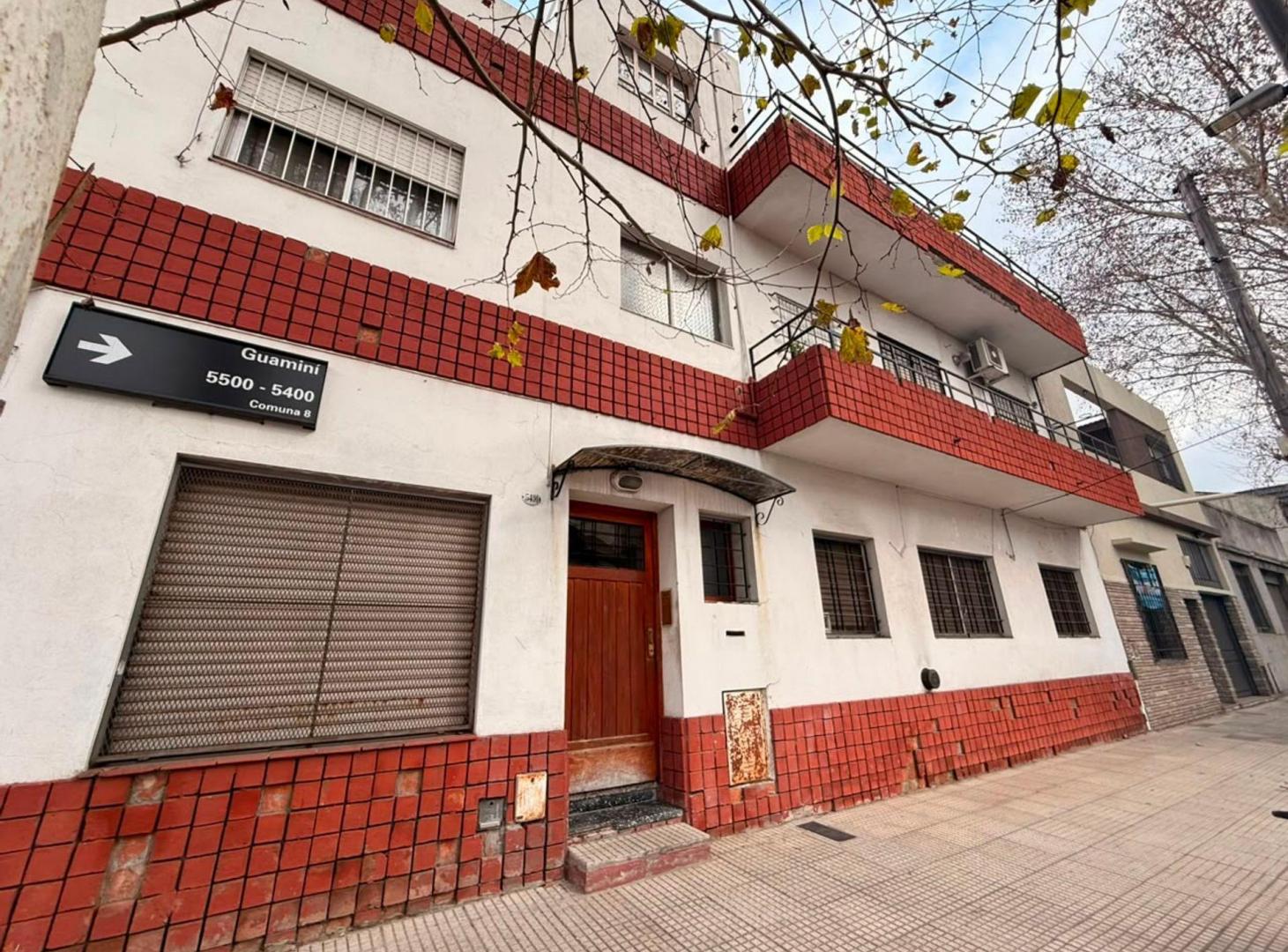 Foto de VENTA PH 2 AMB V. RIACHUELO A REFACCIONAR C BALCÓN, imagen 1