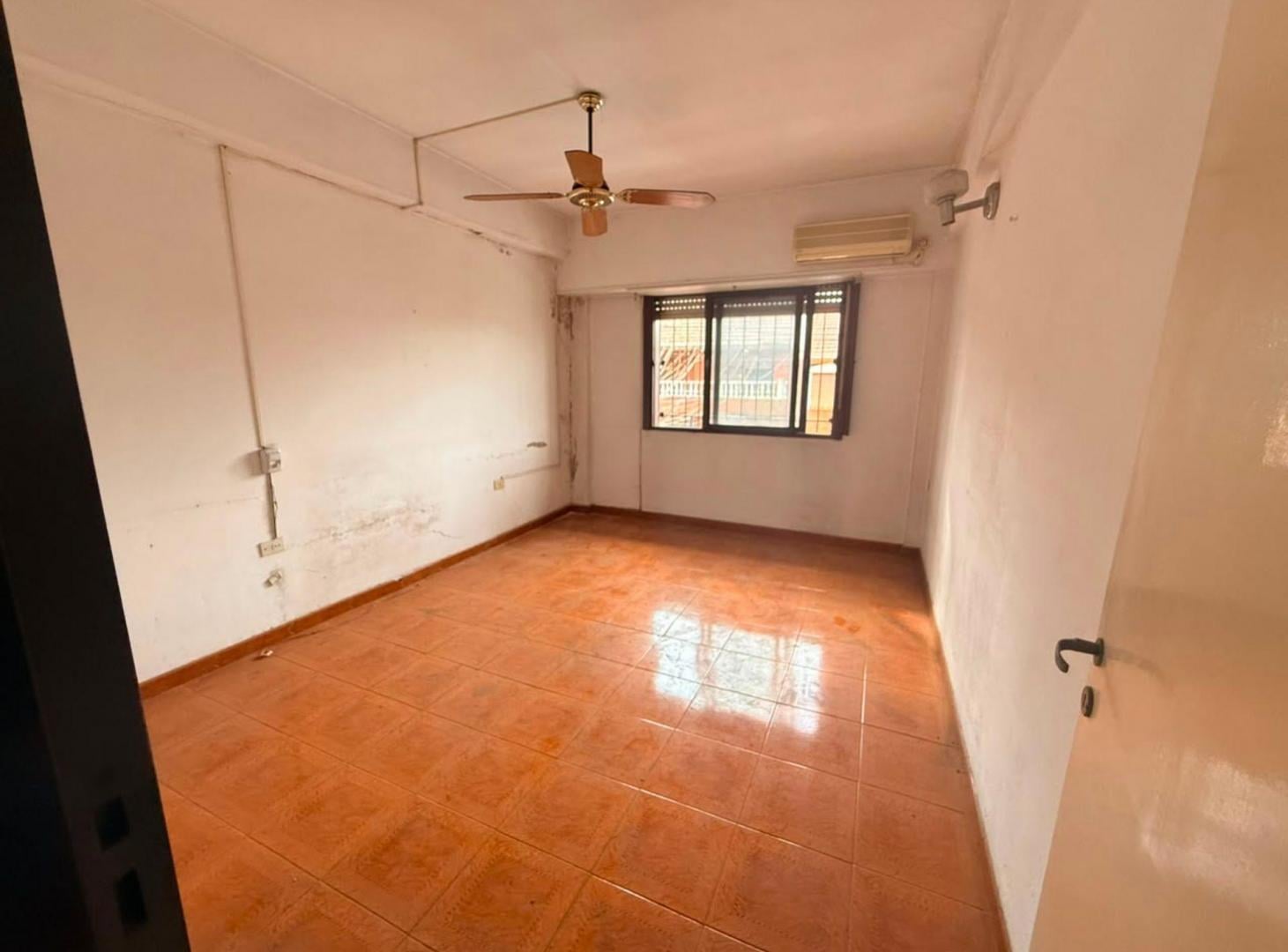 Foto de VENTA PH 2 AMB V. RIACHUELO A REFACCIONAR C BALCÓN, imagen 3