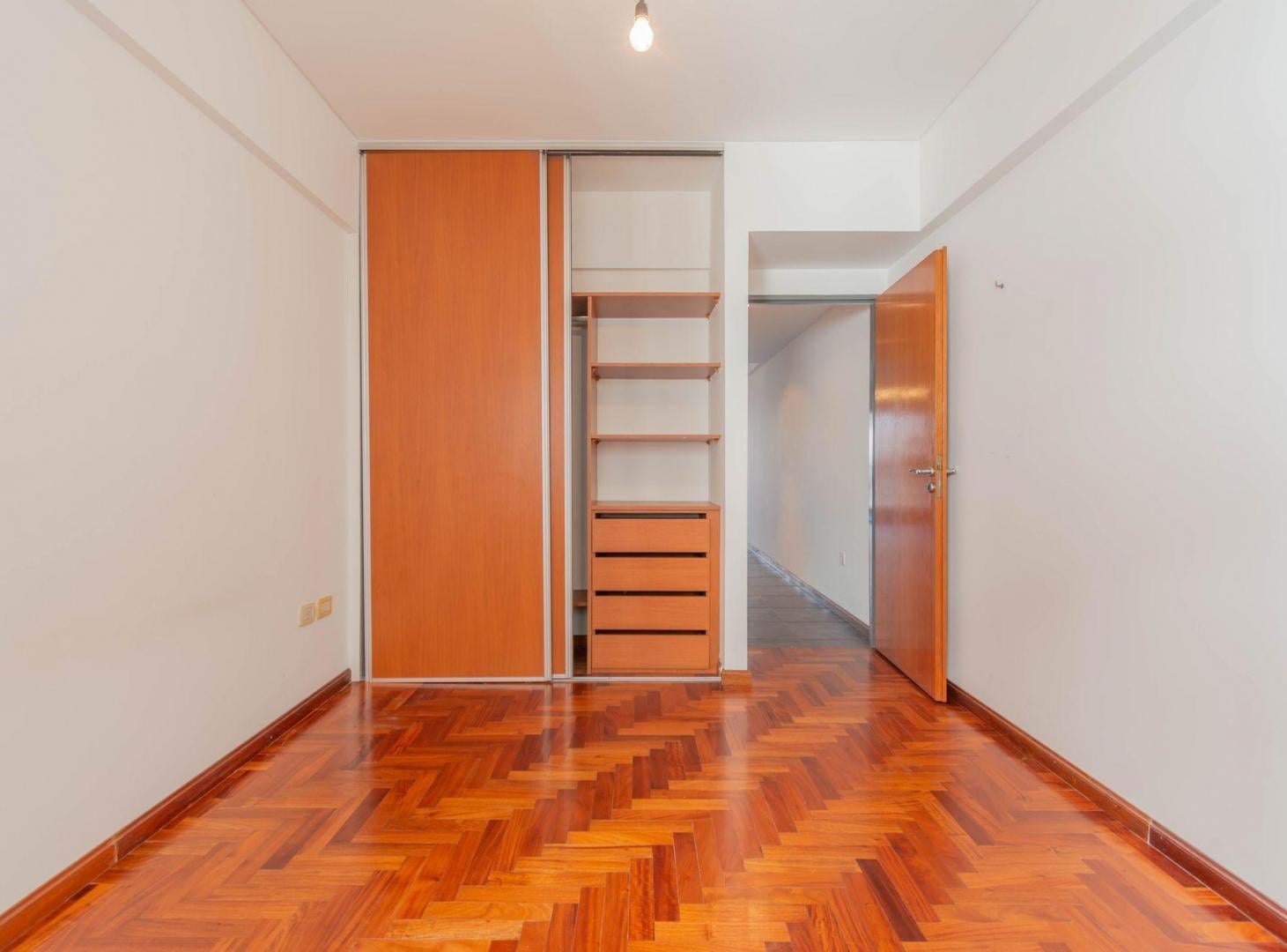 Foto de DEPARTAMENTO 2 AMBIENTES SEMIPISO BALCON NORESTE, imagen 4