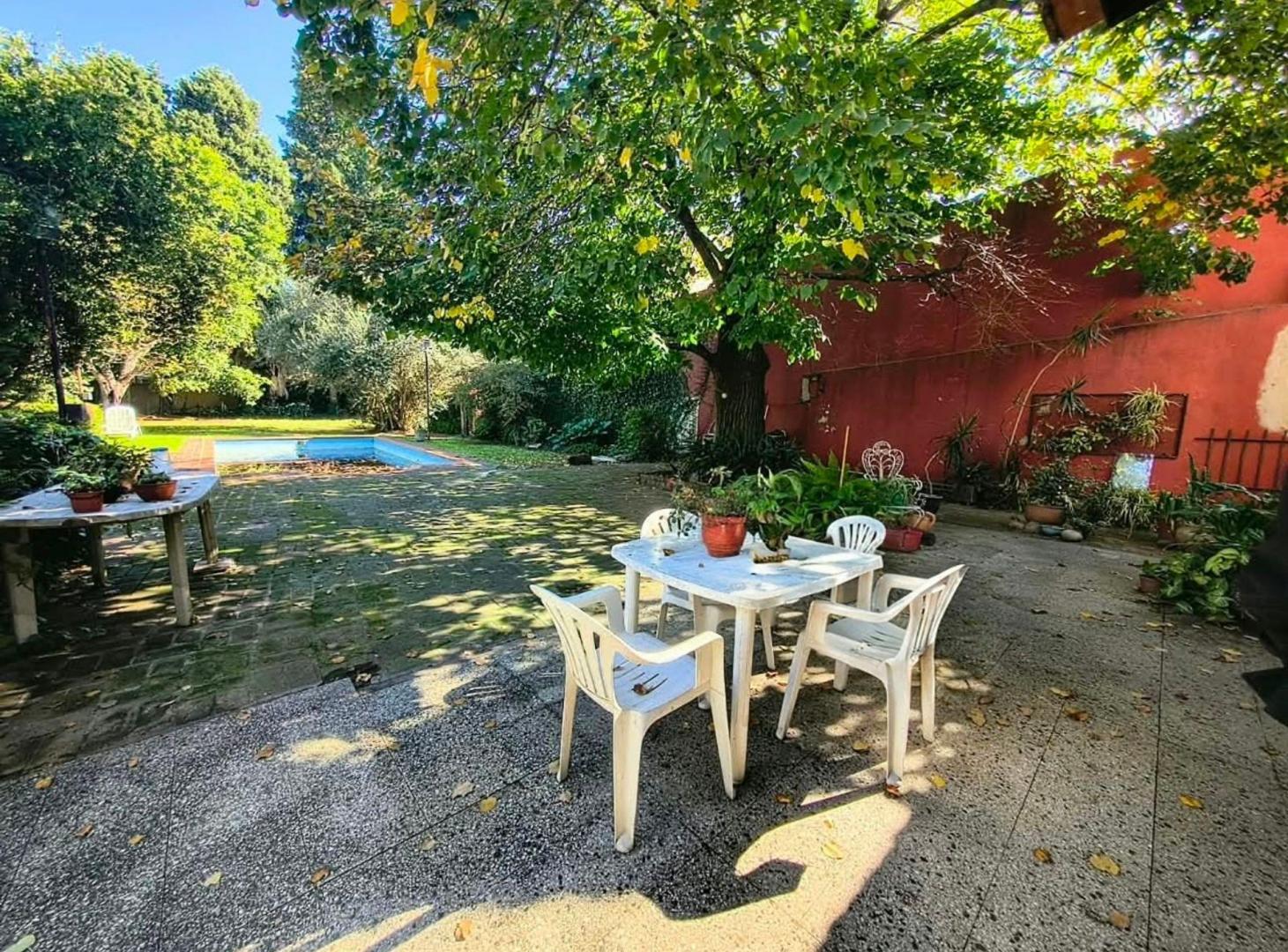 Foto de VENTA CASA 5 AMB. CON PILETA PARQUE ADROGUE, imagen 1