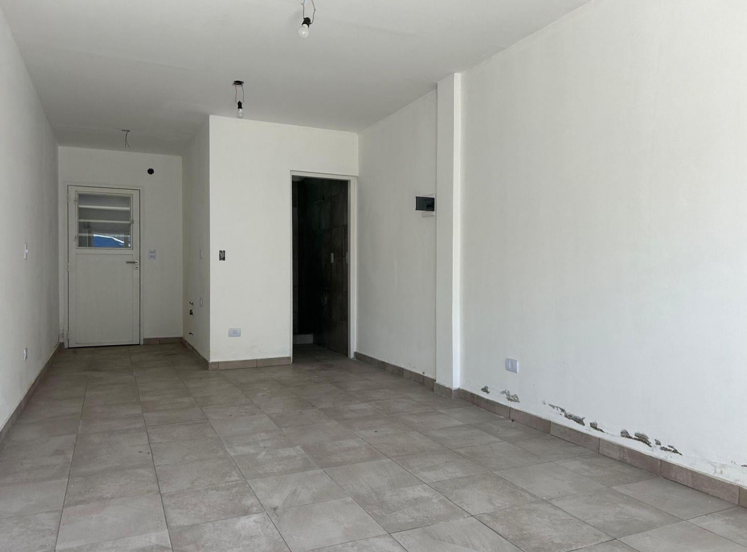 Foto de Venta Monoambiente con Patio a Estrenar Gerli, imagen 1