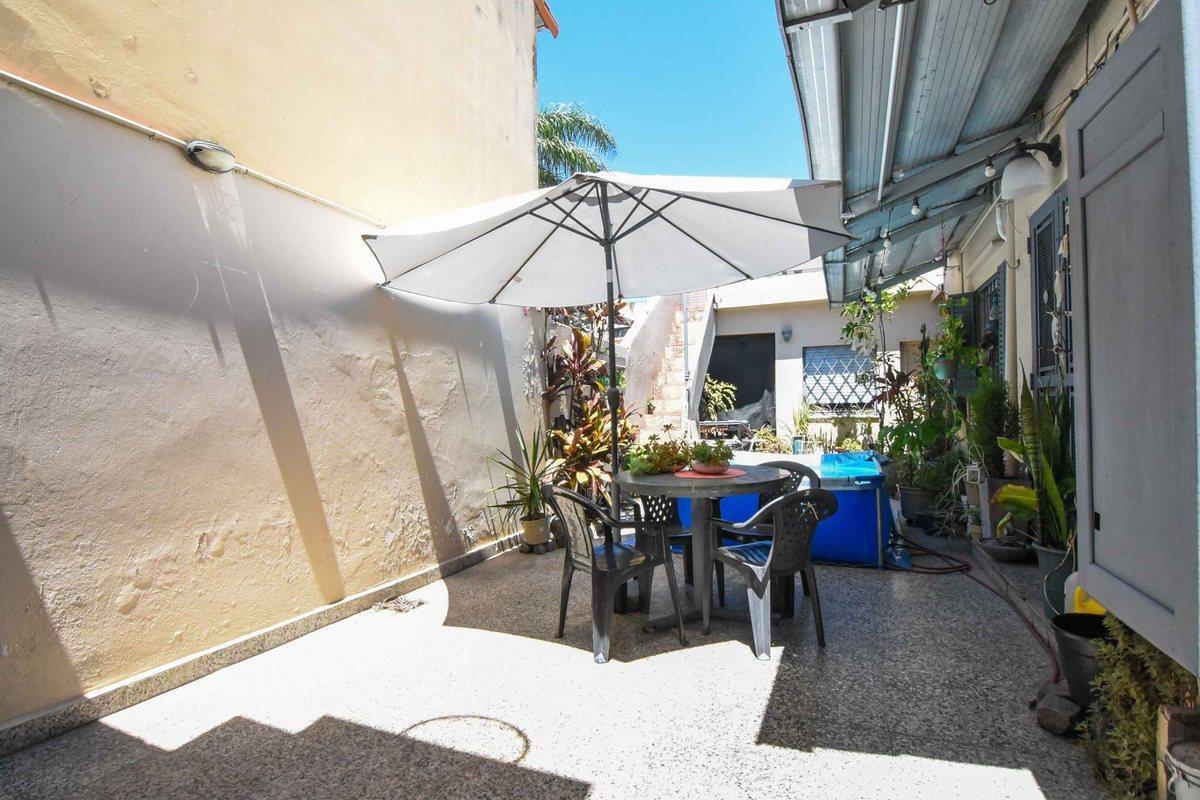 Foto de VENTA 4 AMB.CON PATIO/TERRAZA/COCHERA APTO CREDITO, imagen 2