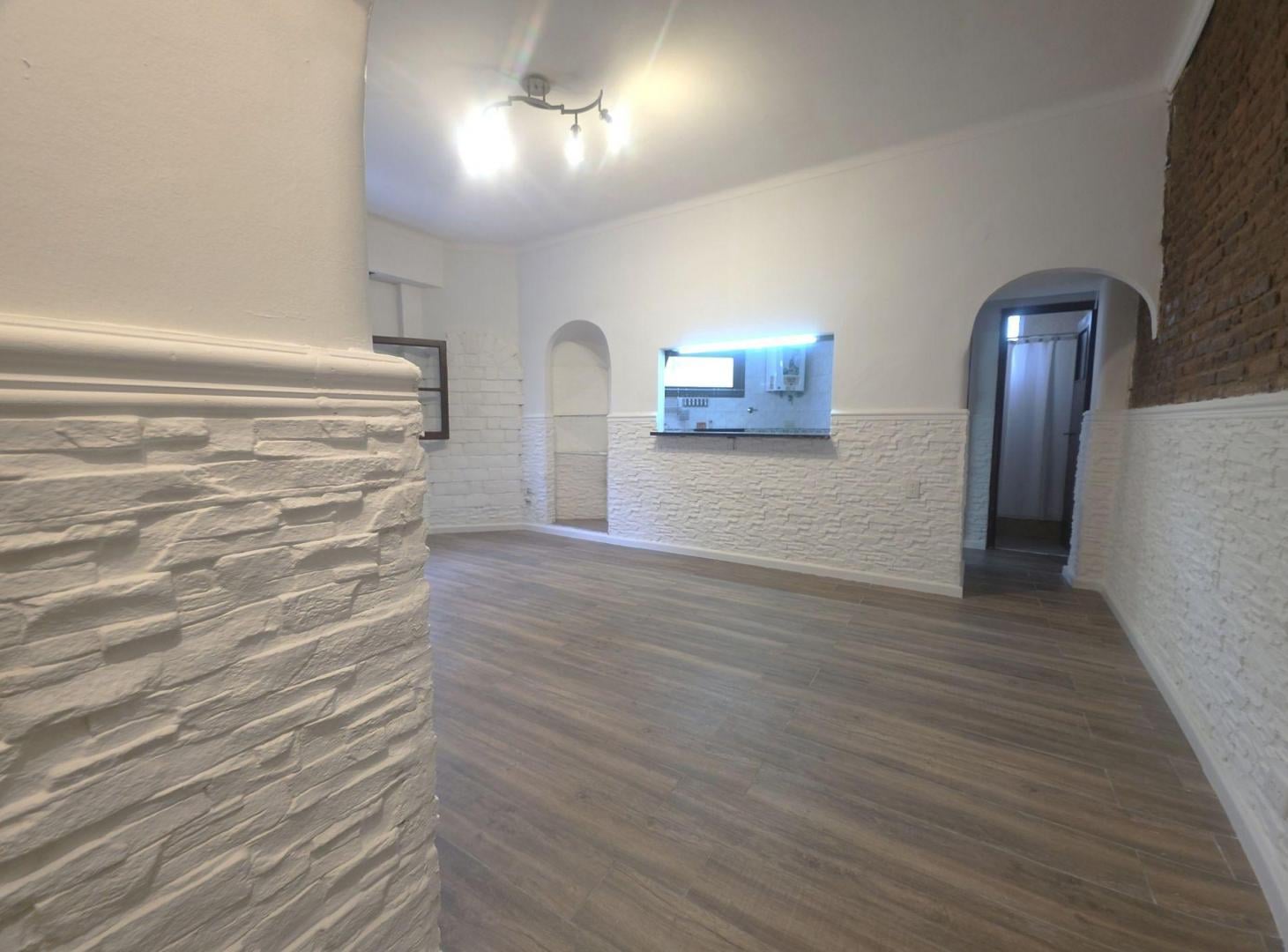 Foto de Alquiler 1 ambiente P.B .Impecable! Caballito, imagen 1