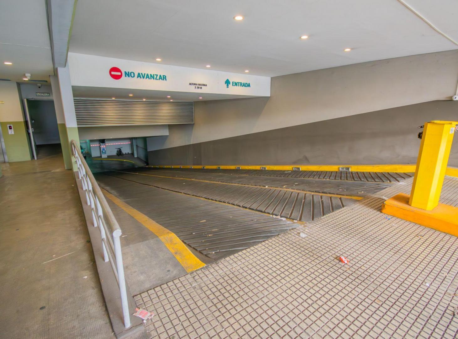 Foto de COCHERA CUBIERT GRAND VIEW APTO MOVILIDAD REDUCIDA, imagen 3